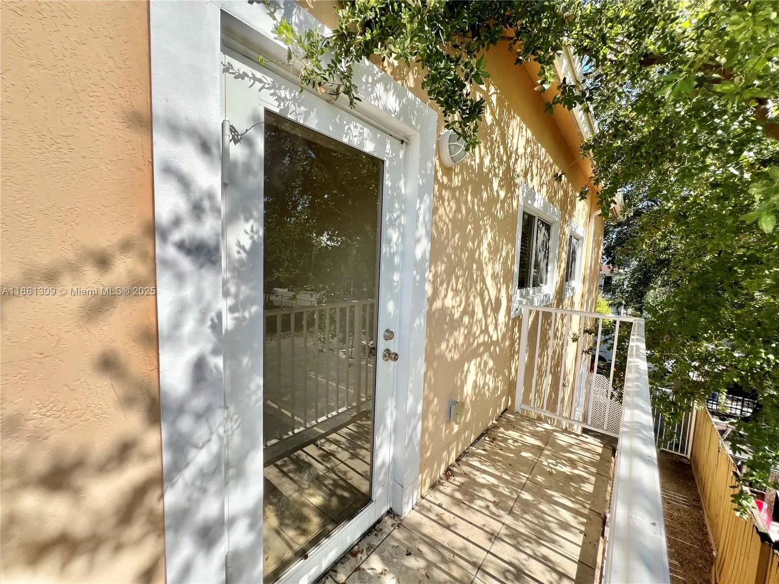 1253 SW 2nd St, #202
