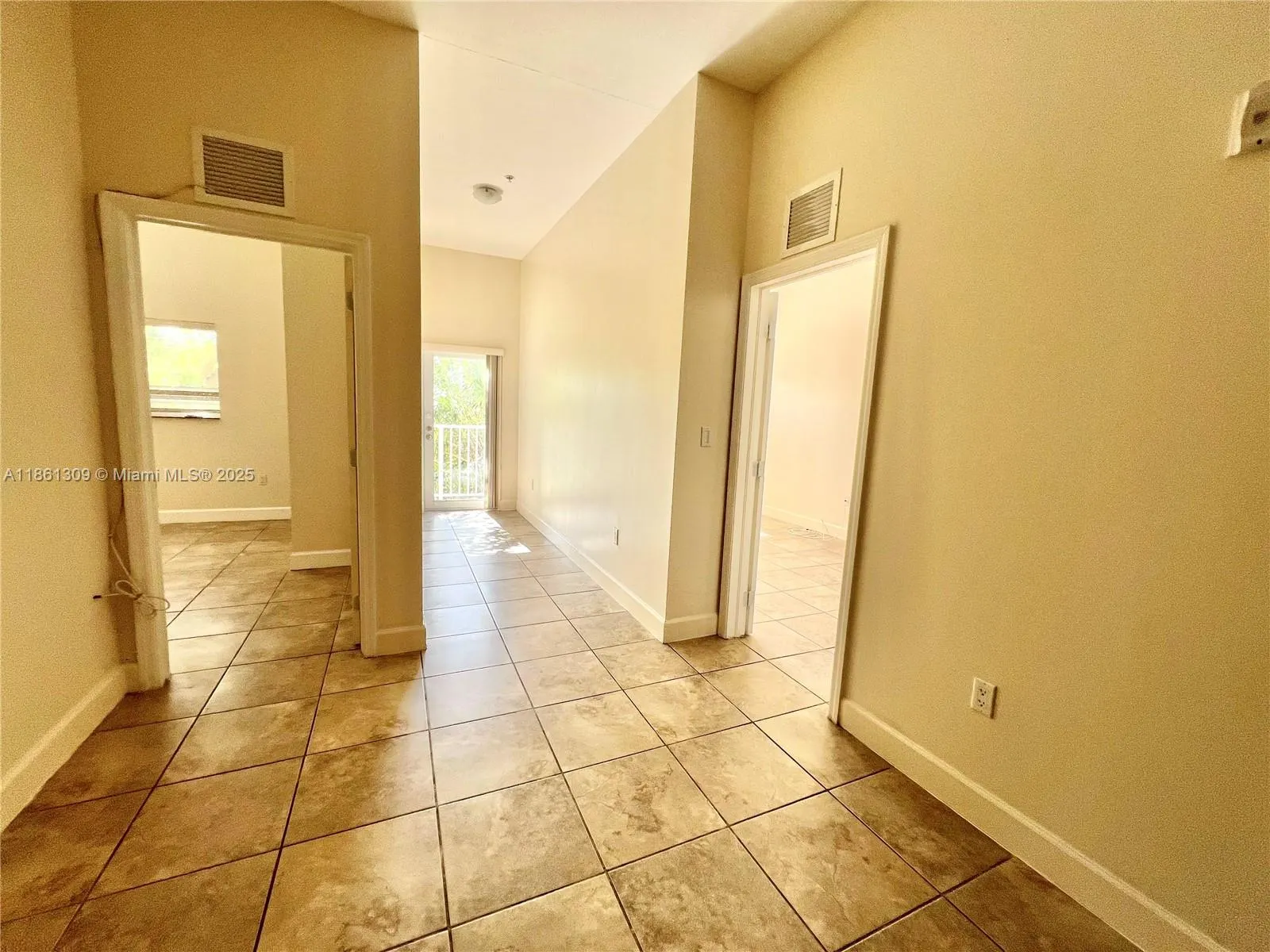 1253 SW 2nd St, #202