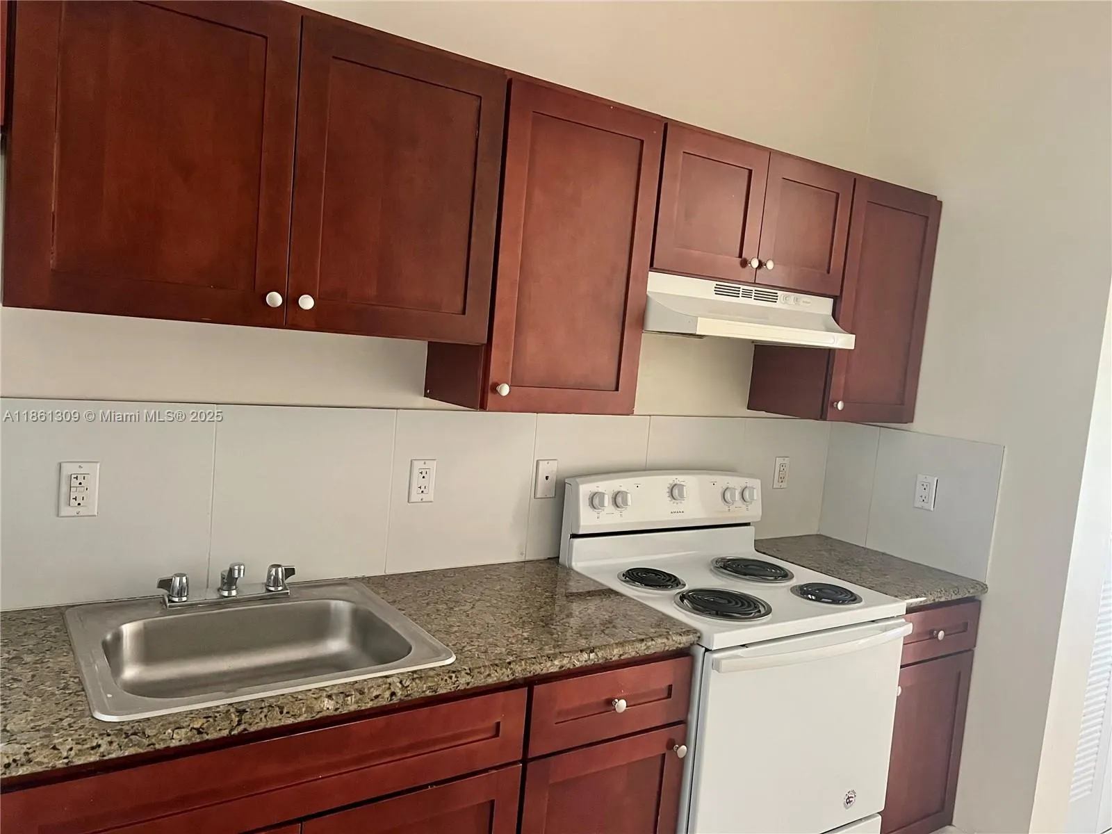 1253 SW 2nd St, #202
