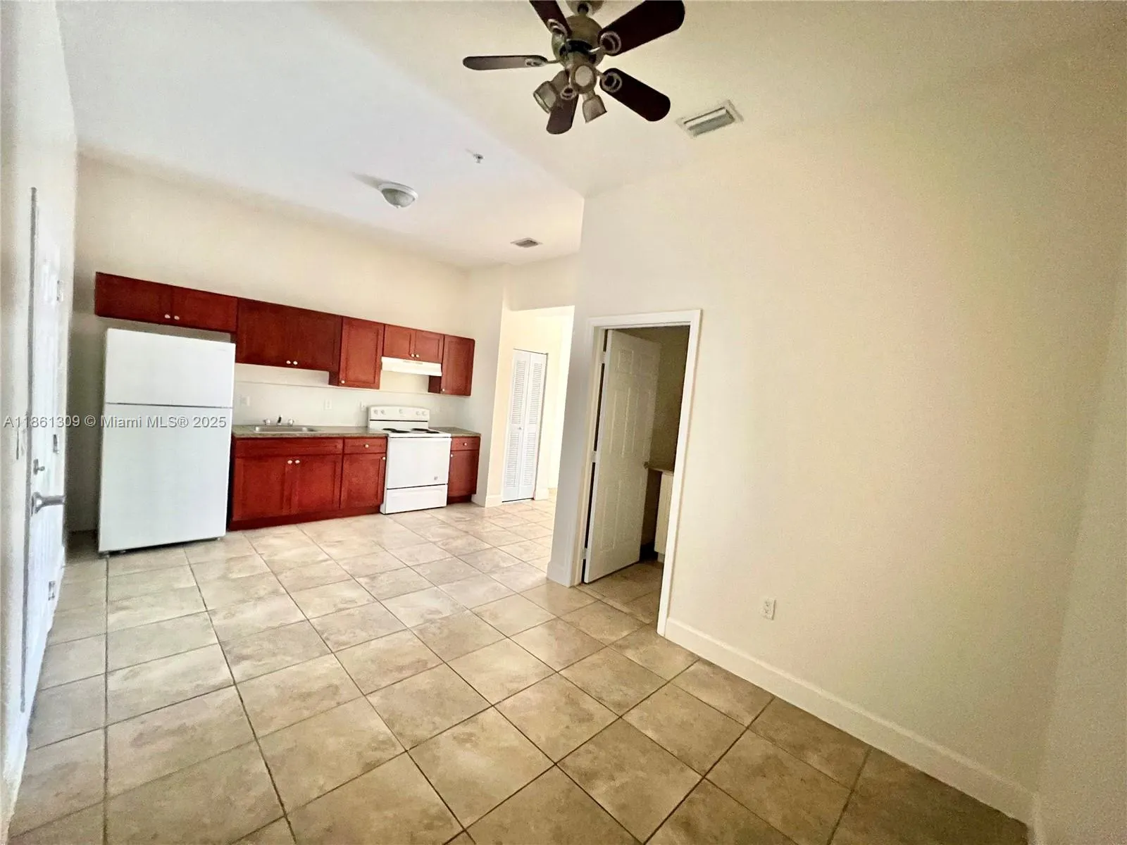 1253 SW 2nd St, #202