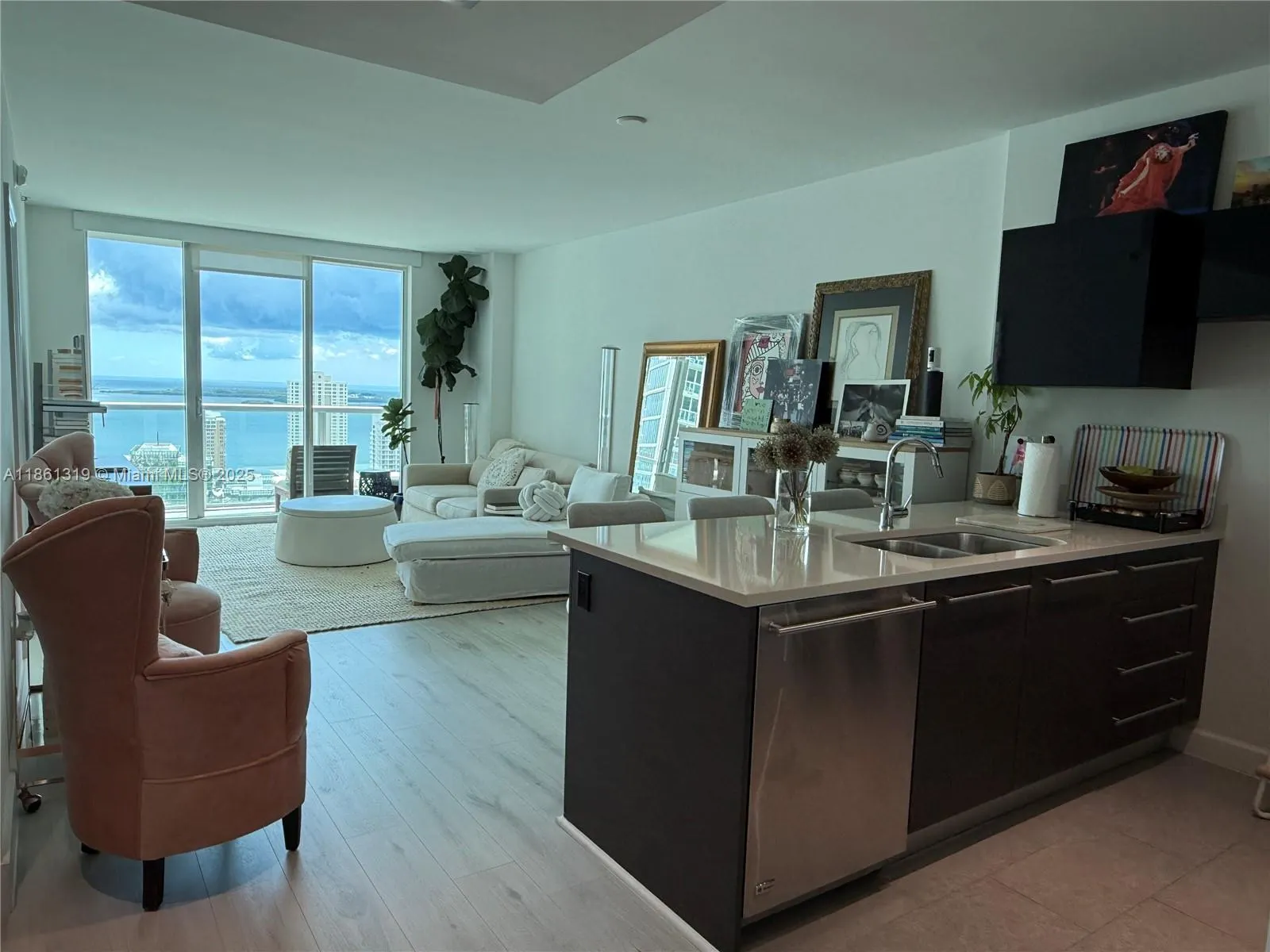 500 Brickell Ave, #3100