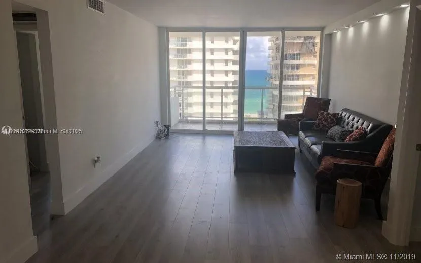 5600 Collins Ave, #11W