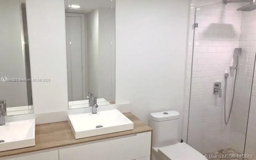 5600 Collins Ave, #11W