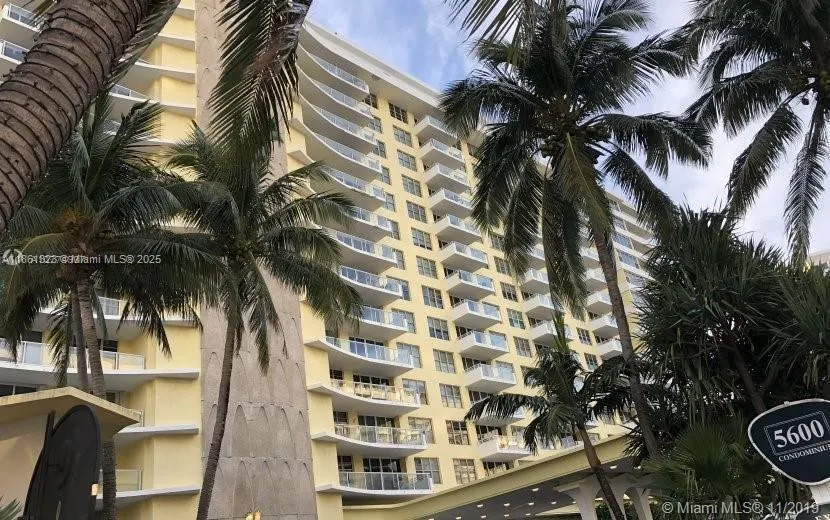 5600 Collins Ave, #11W