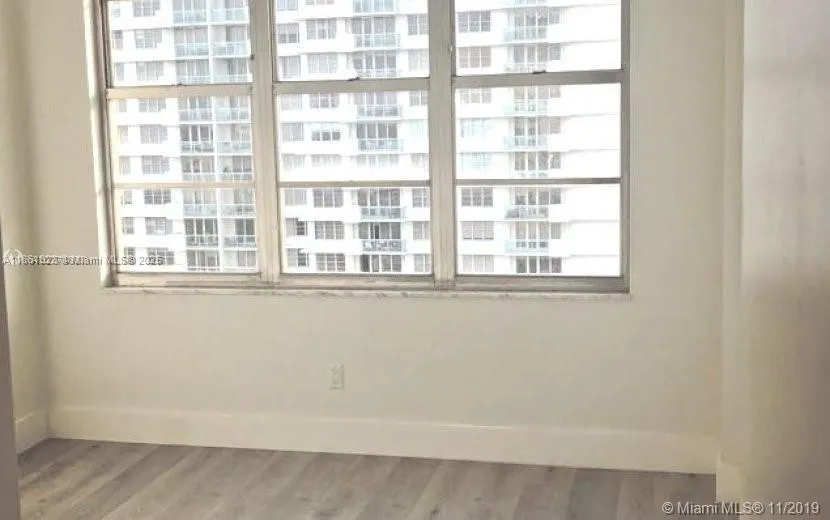 5600 Collins Ave, #11W