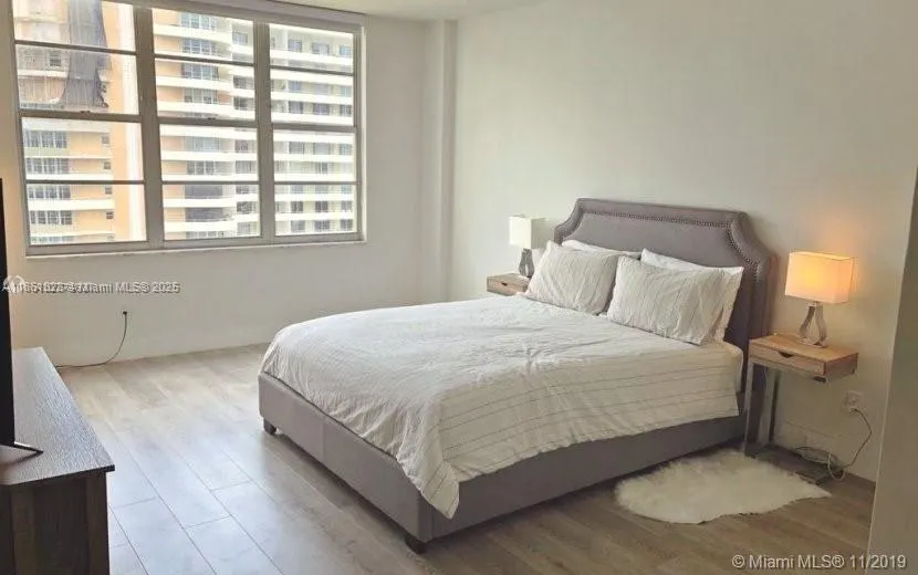 5600 Collins Ave, #11W