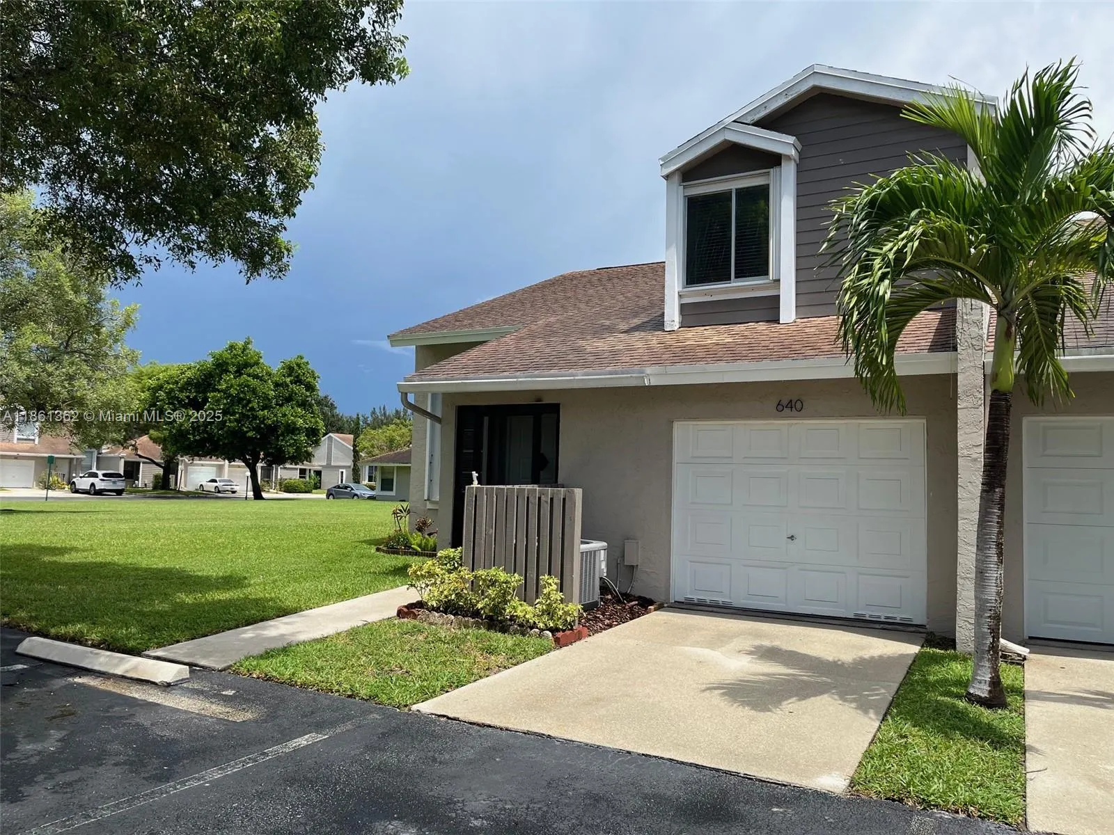 640 Woodgate Ln, #A