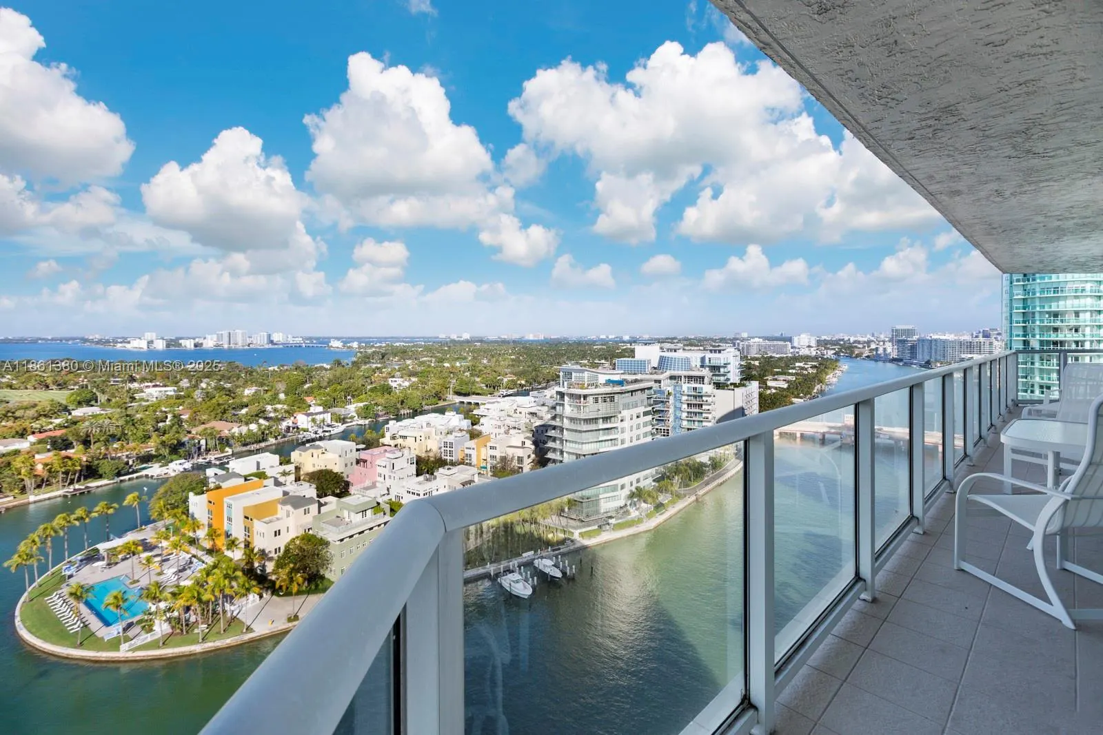 5900 Collins Ave, #2105