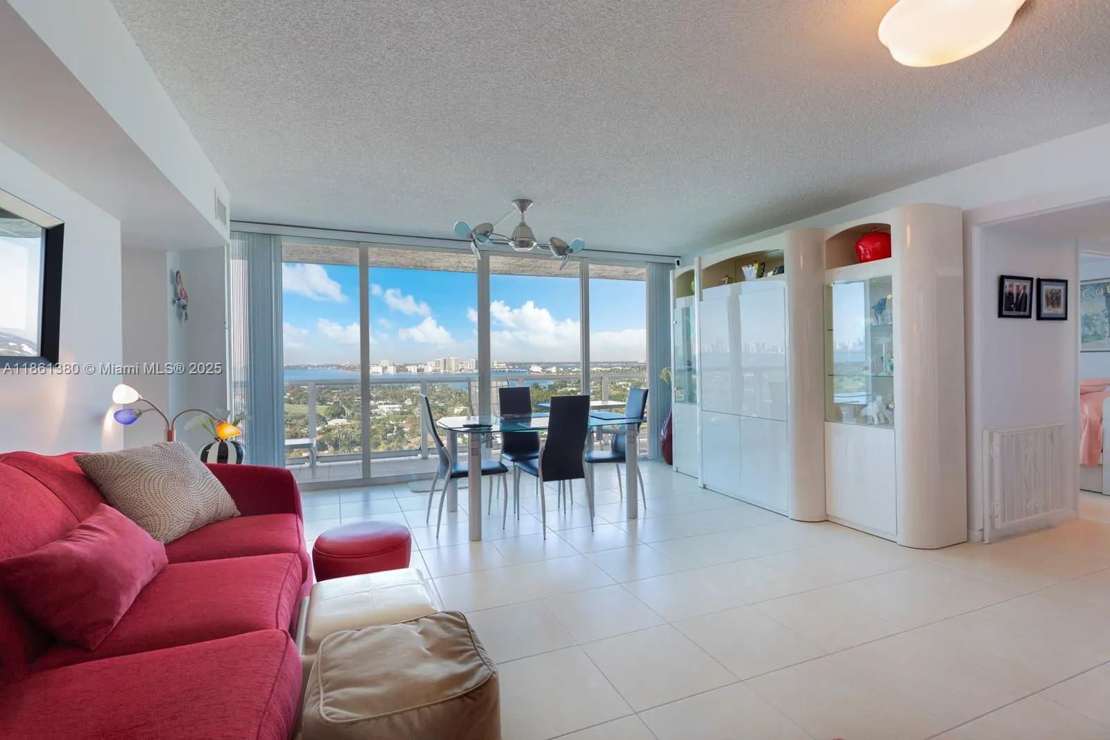 5900 Collins Ave, #2105