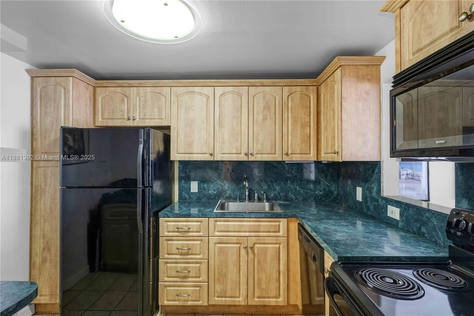 1228 West Ave, #906