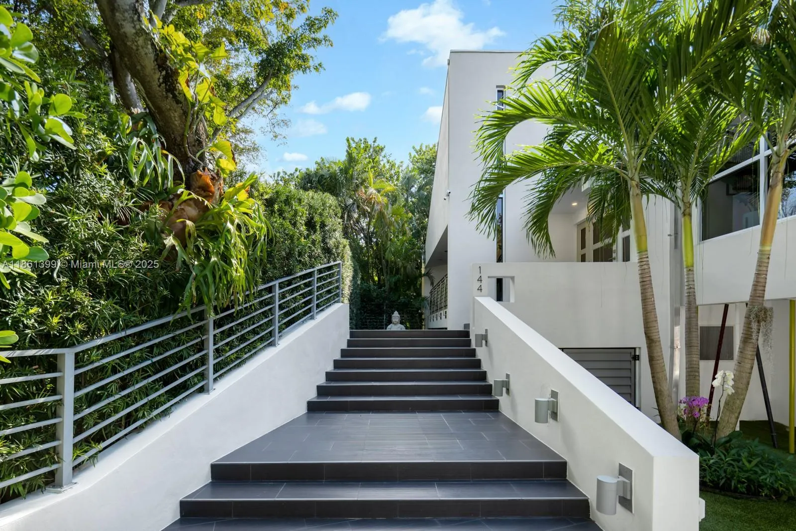 144 N Prospect Dr