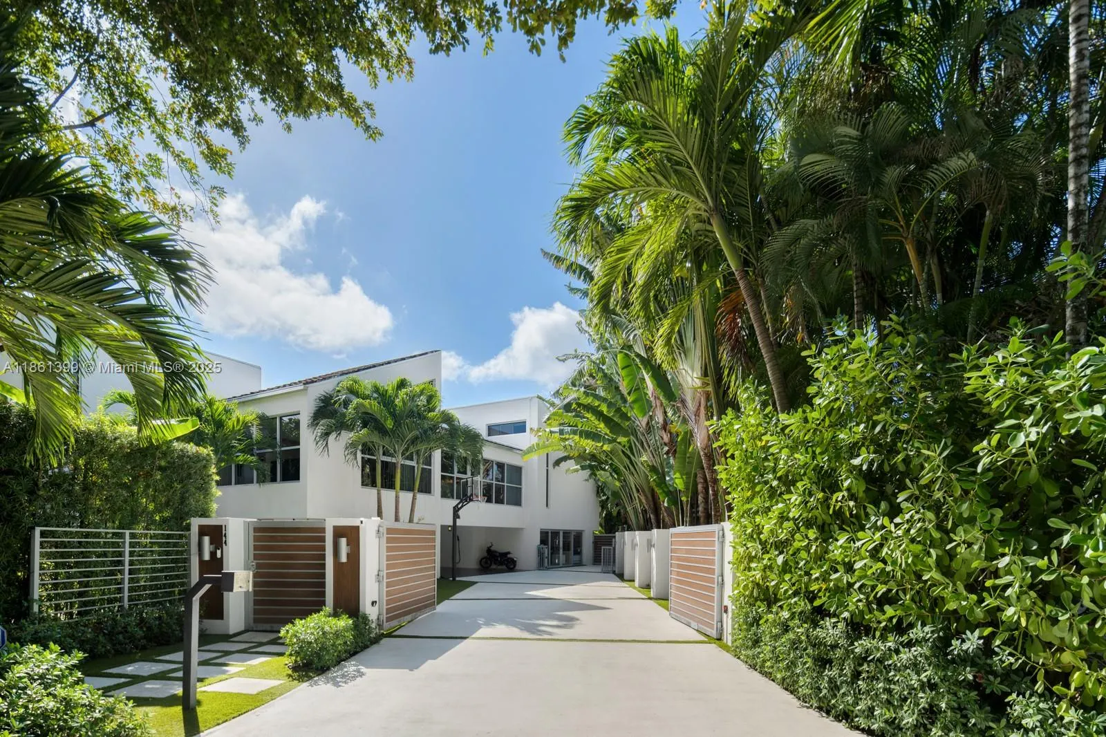 144 N Prospect Dr