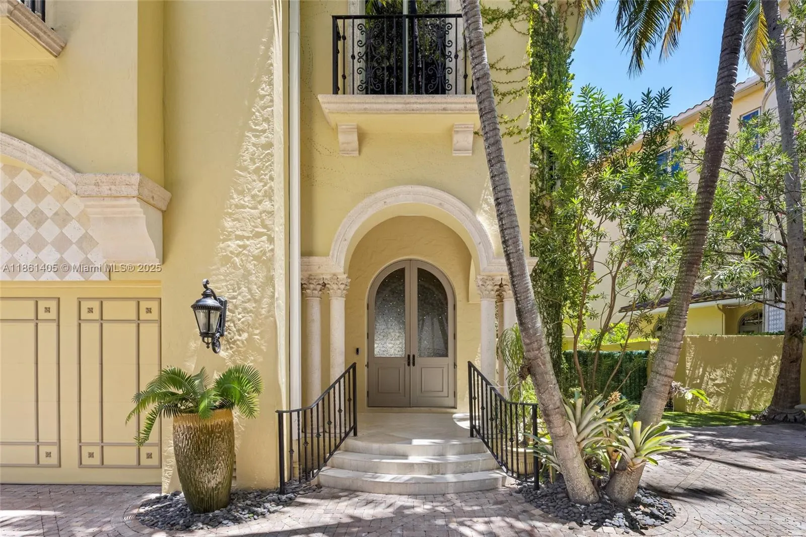 1504 Island Blvd