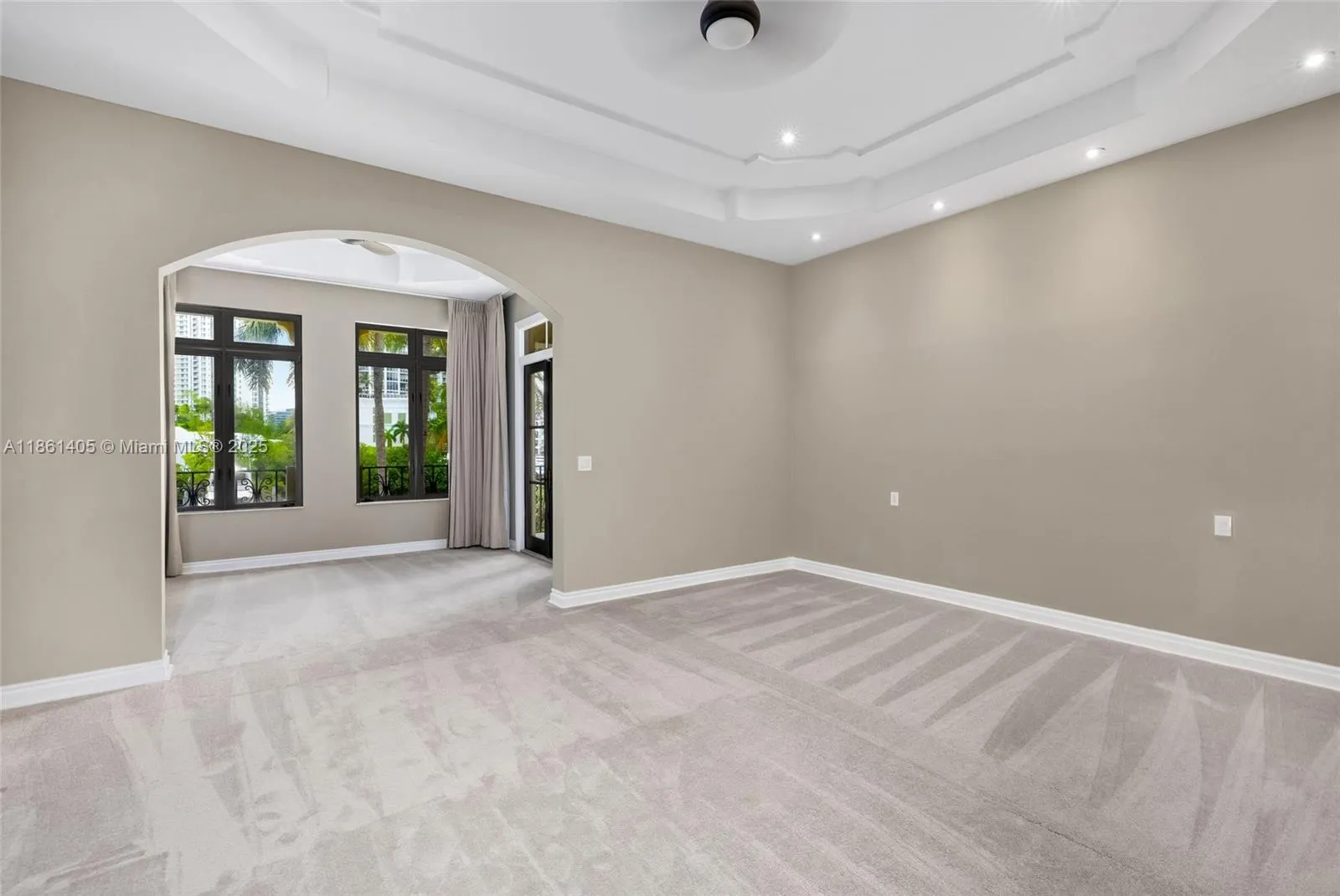 1504 Island Blvd