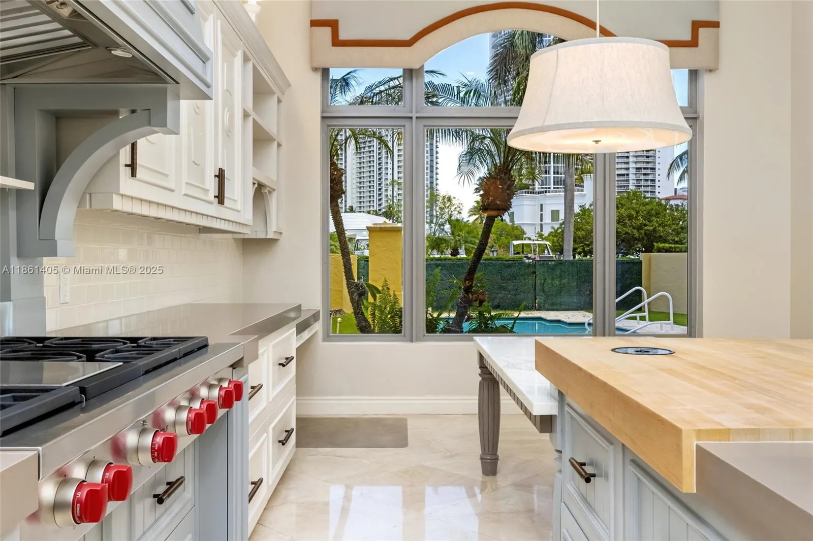 1504 Island Blvd