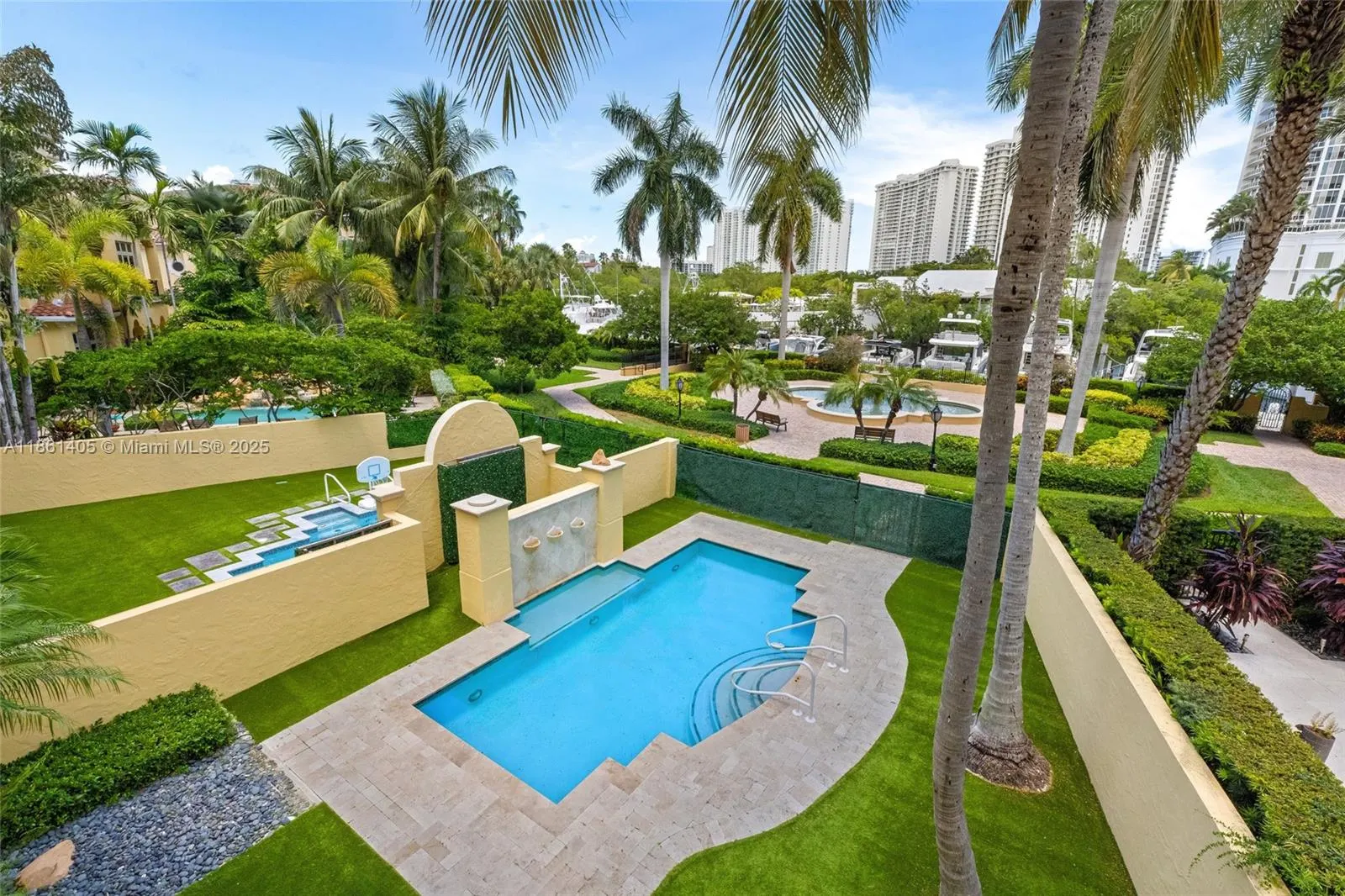 1504 Island Blvd