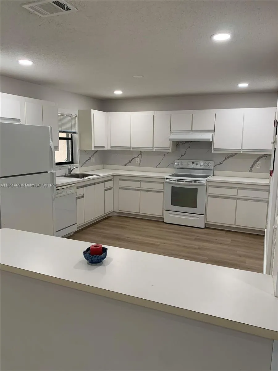 3532 NW 95th Ter, #4T