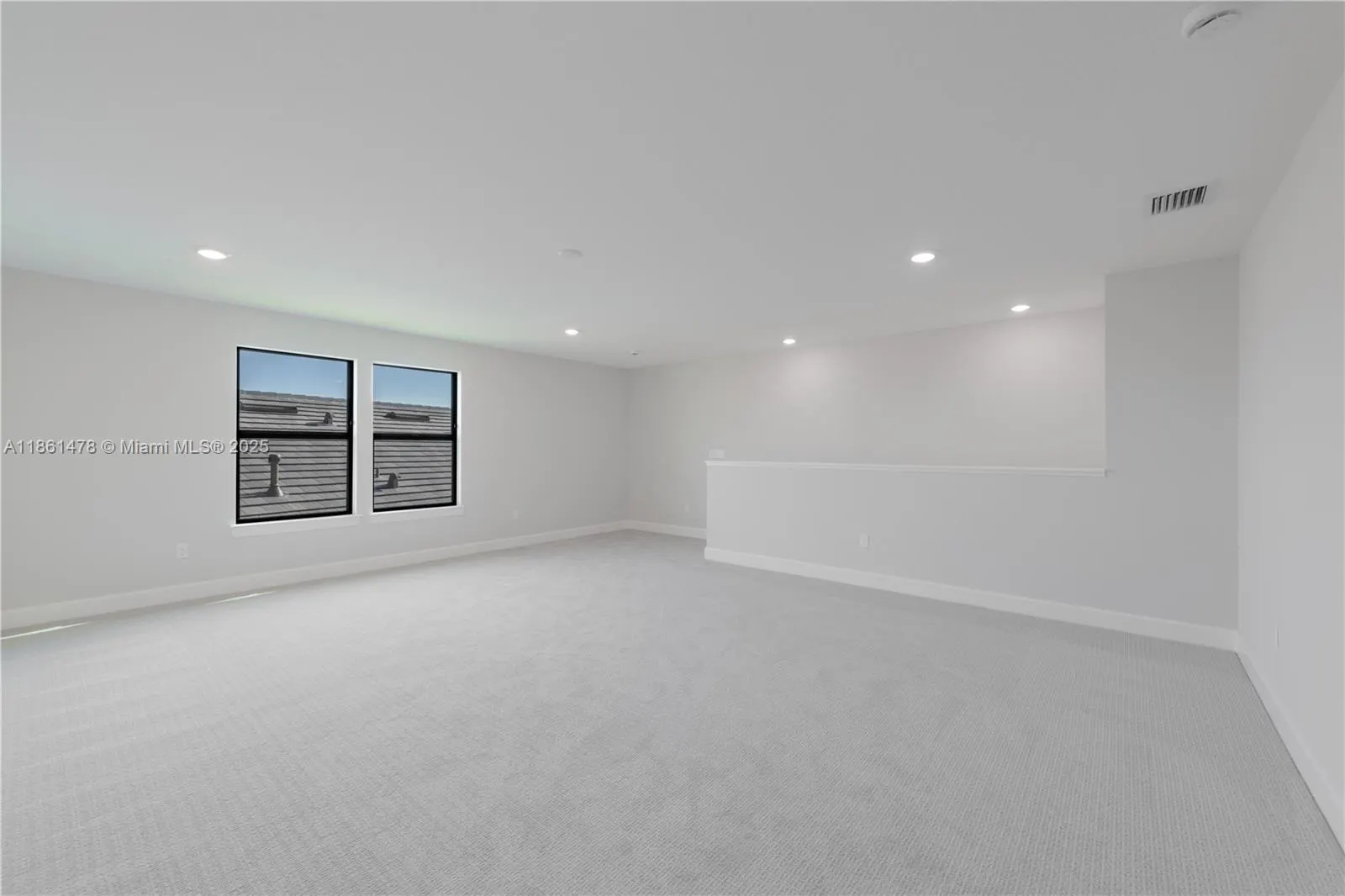 427 SE Vallarta Dr