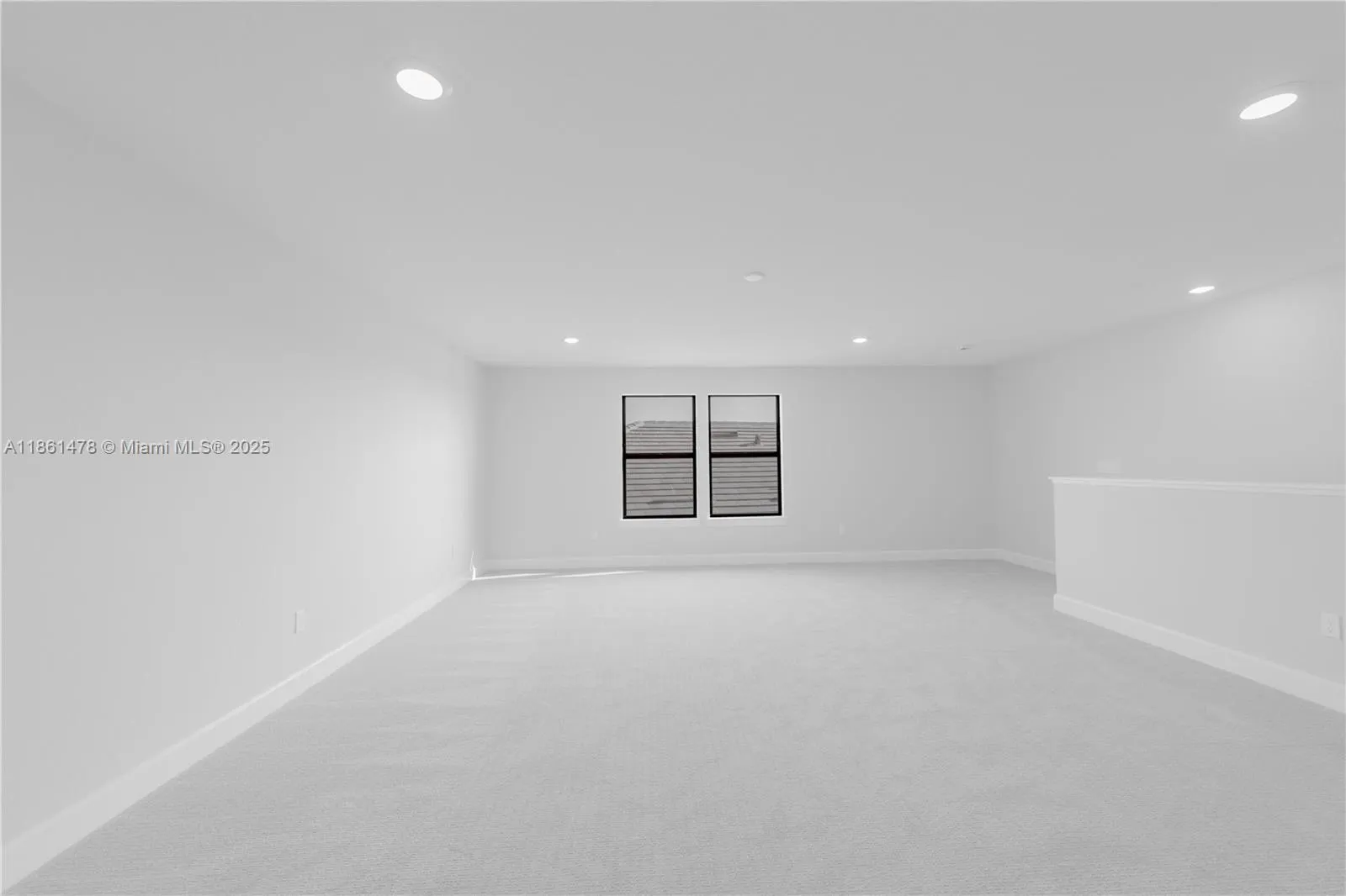 427 SE Vallarta Dr