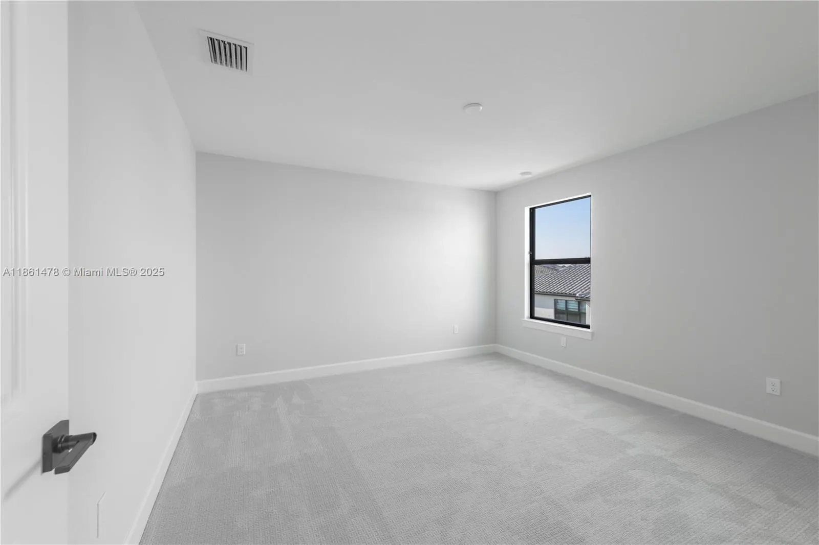 427 SE Vallarta Dr
