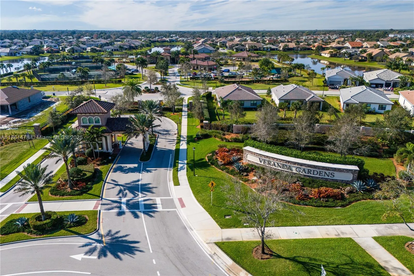 427 SE Vallarta Dr