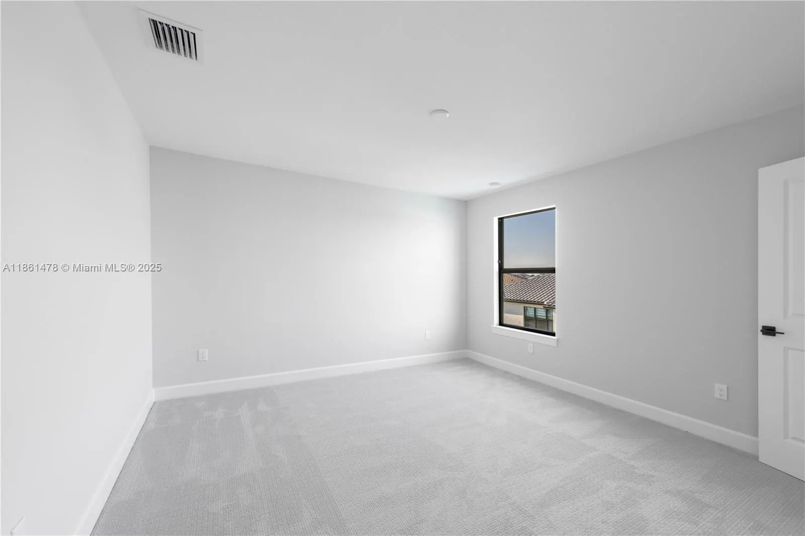 427 SE Vallarta Dr