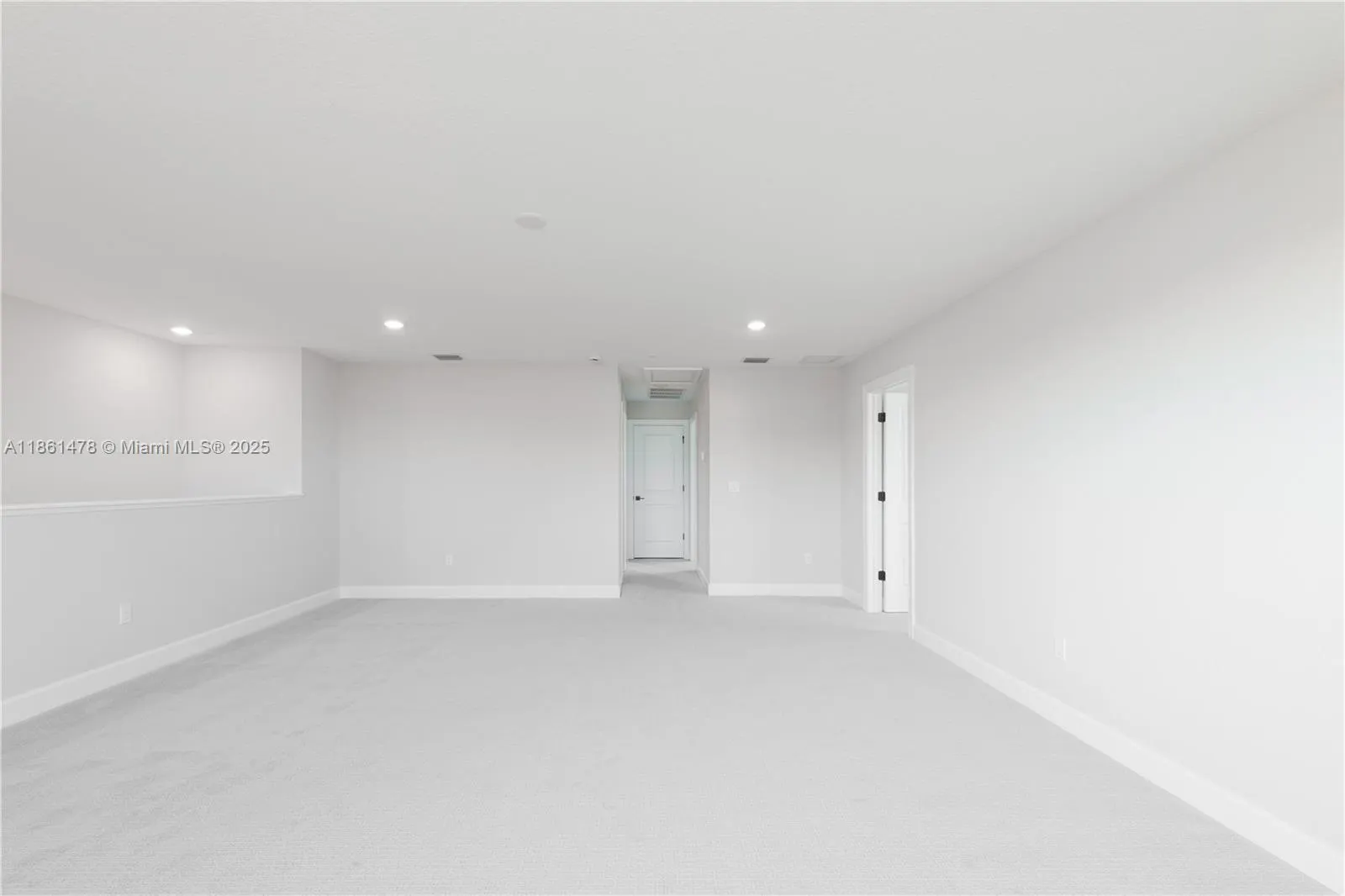 427 SE Vallarta Dr
