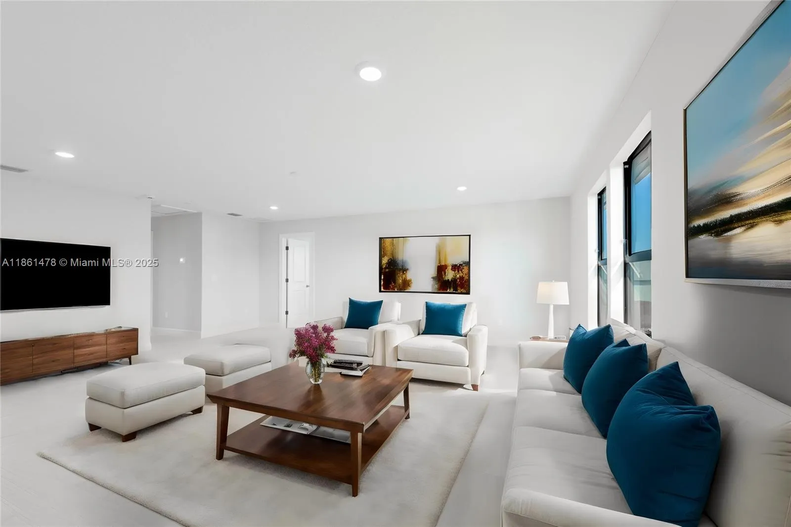 427 SE Vallarta Dr