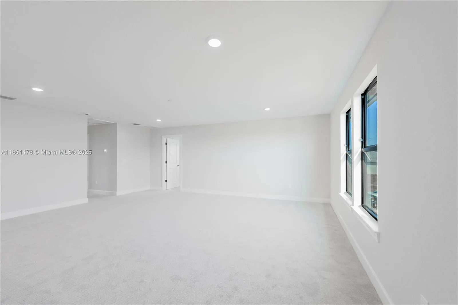 427 SE Vallarta Dr
