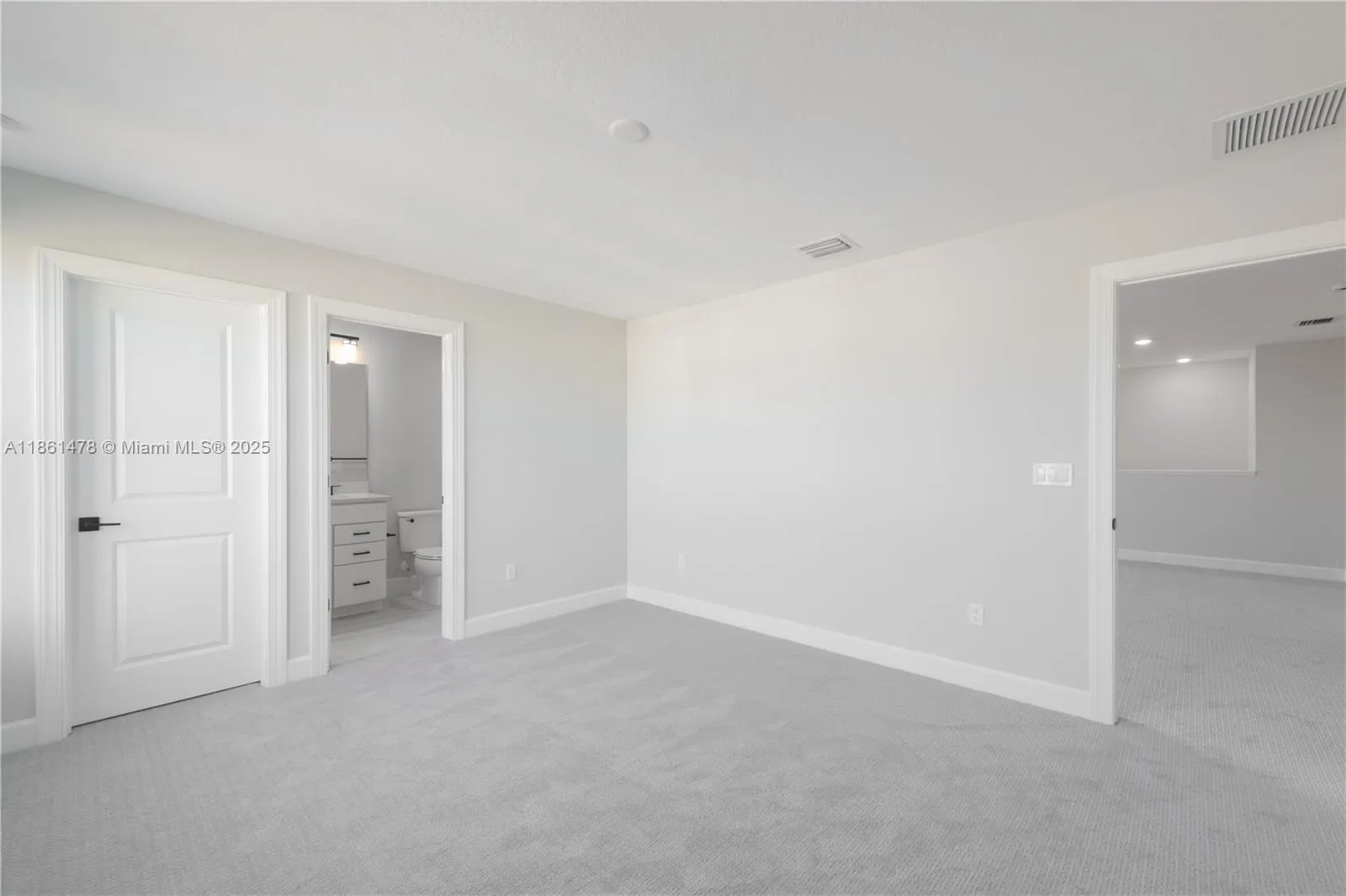 427 SE Vallarta Dr