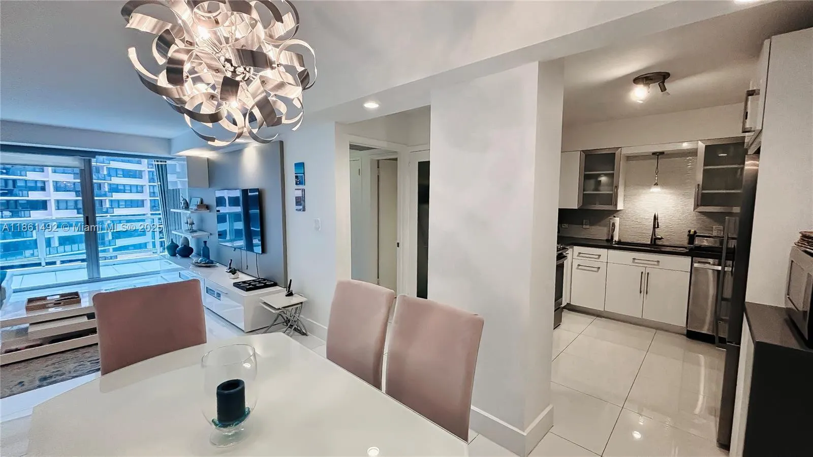 5161 Collins Ave, #1003