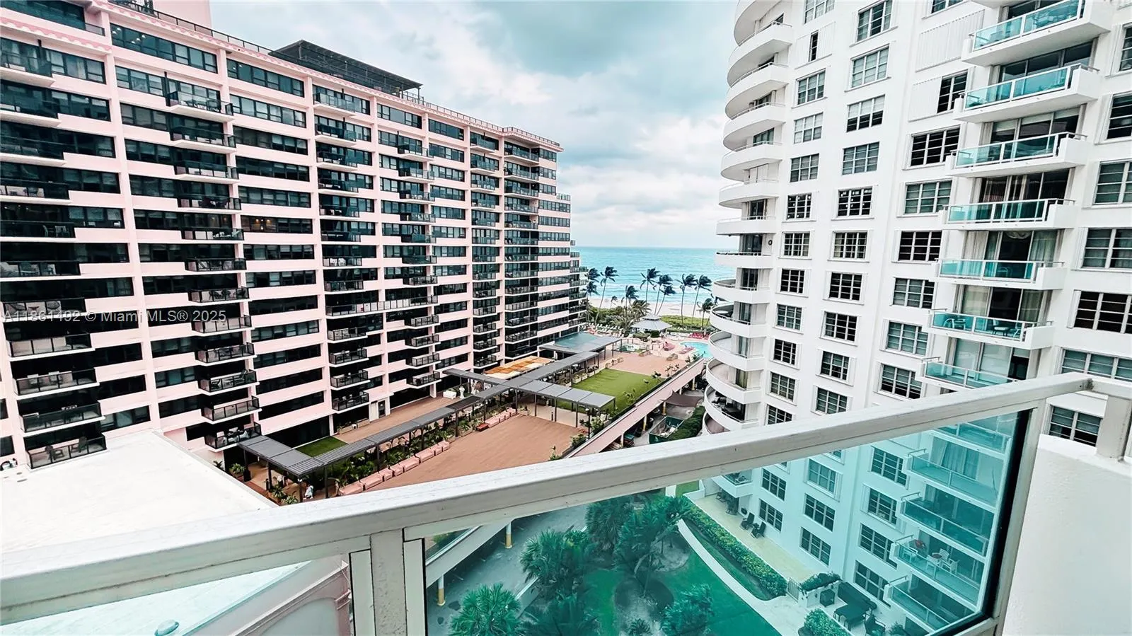 5161 Collins Ave, #1003