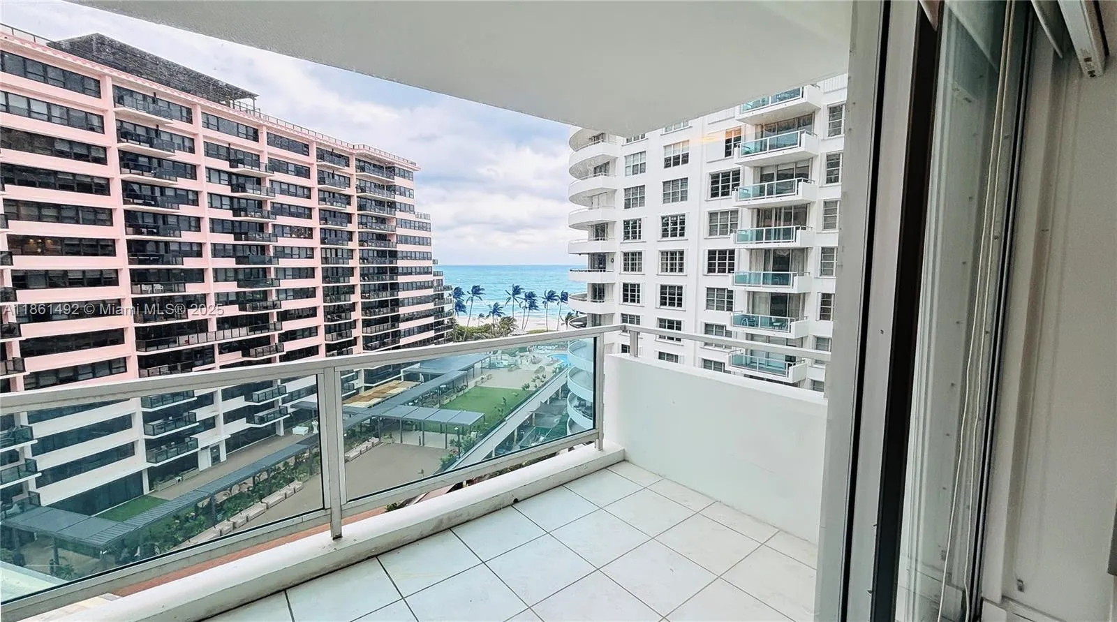 5161 Collins Ave, #1003
