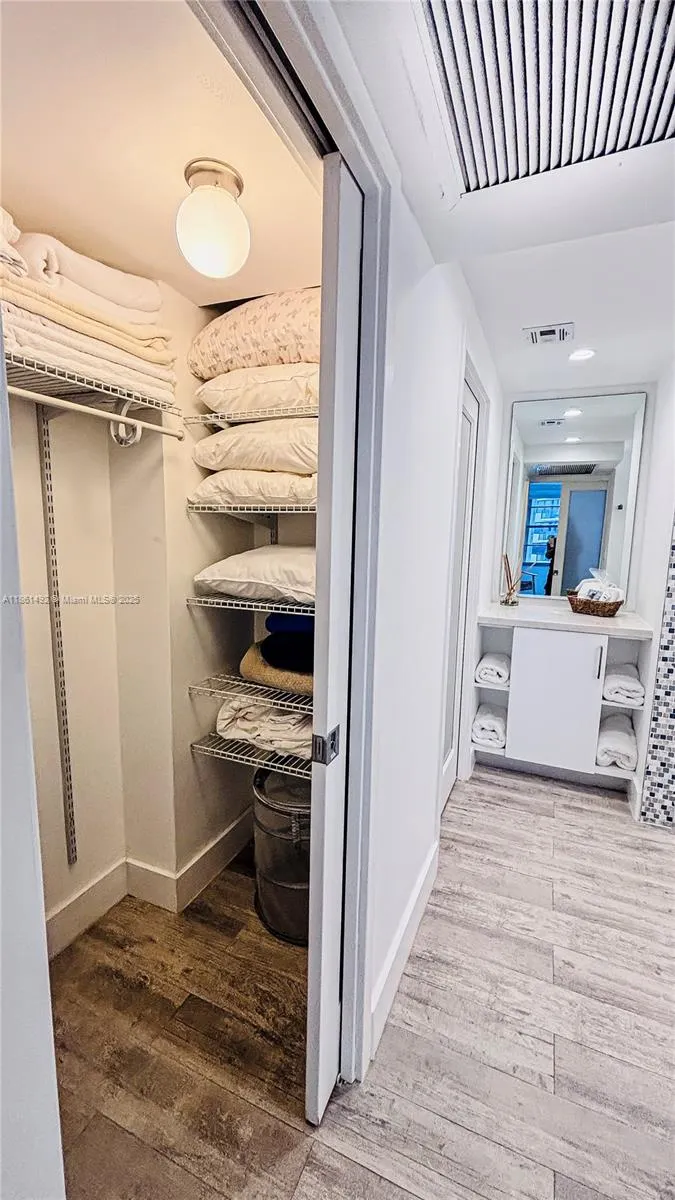 5161 Collins Ave, #1003
