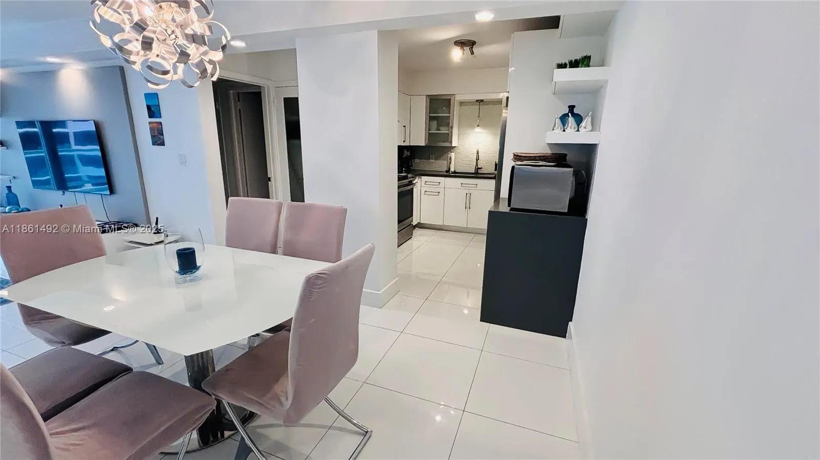 5161 Collins Ave, #1003