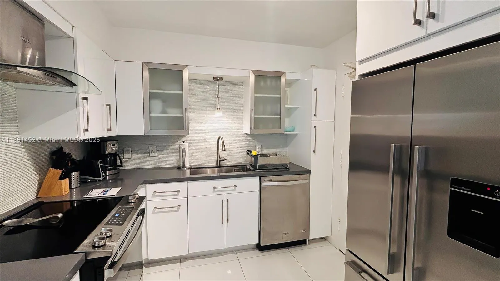 5161 Collins Ave, #1003