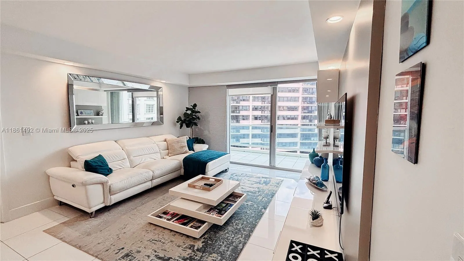 5161 Collins Ave, #1003