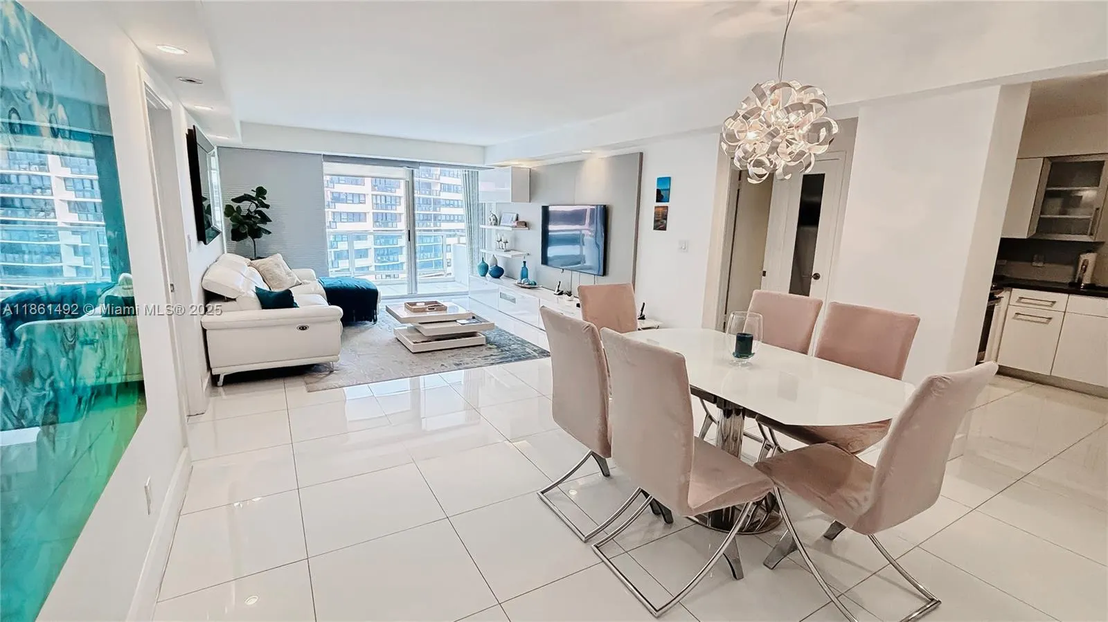 5161 Collins Ave, #1003