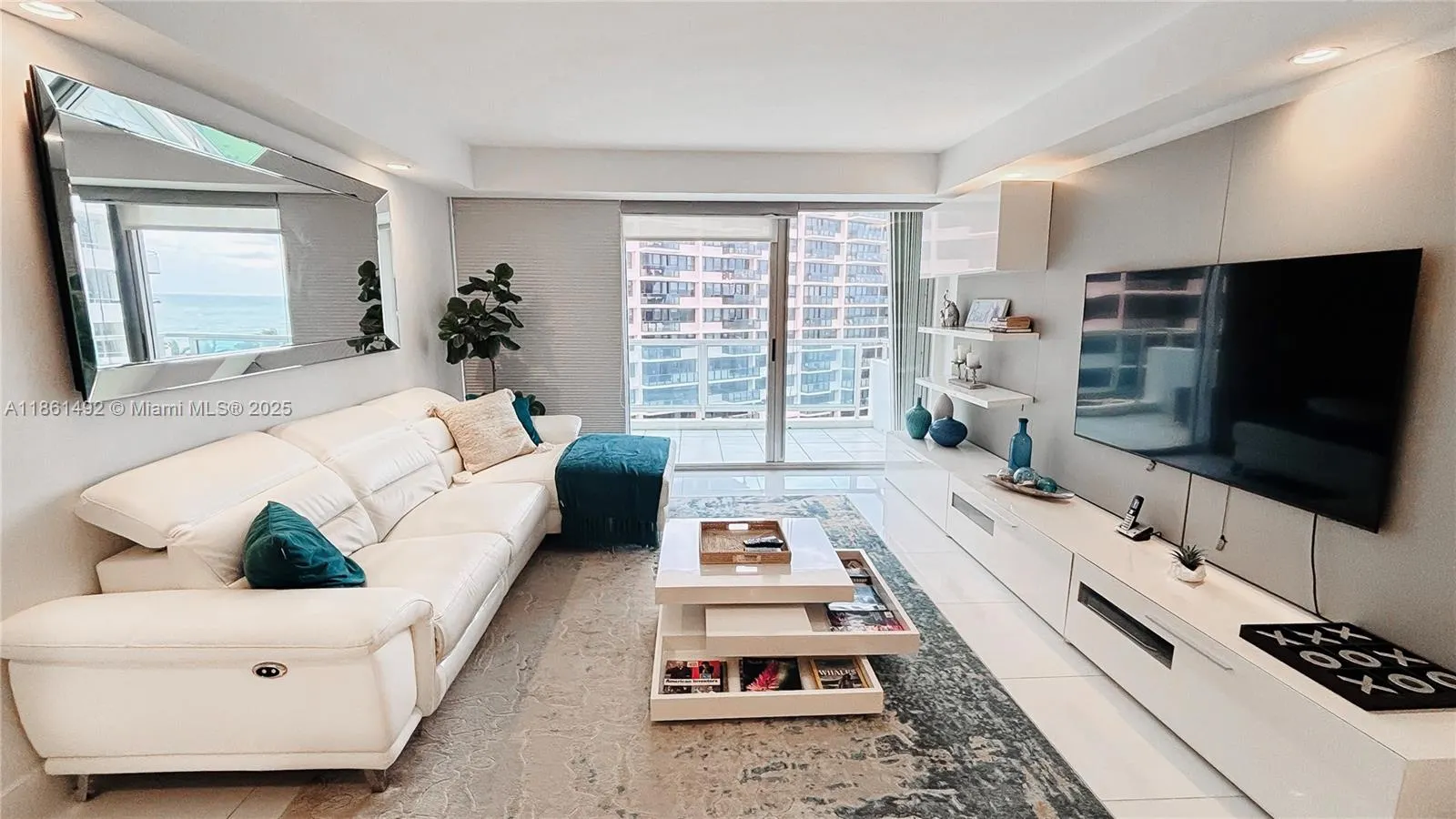 5161 Collins Ave, #1003
