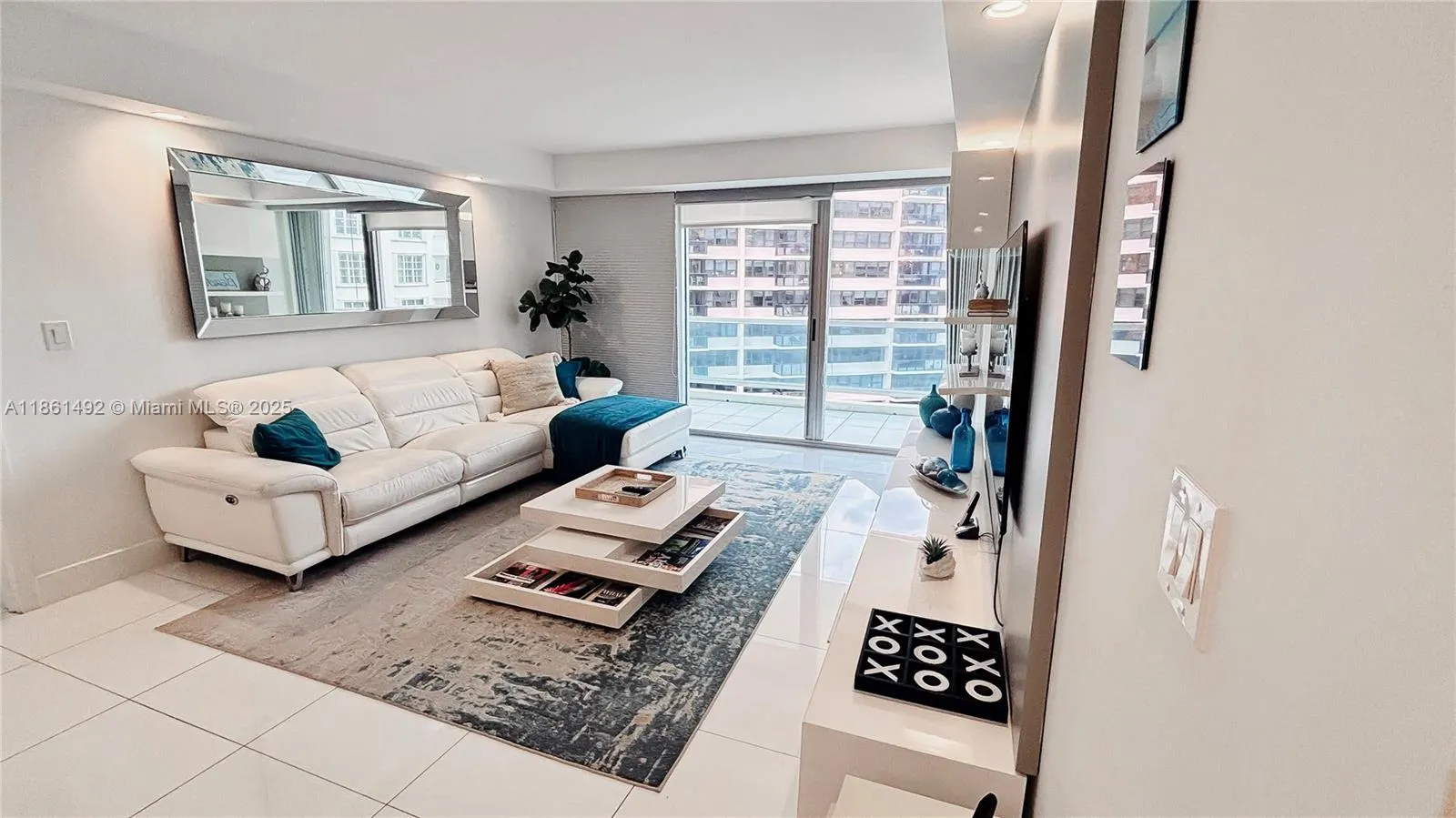 5161 Collins Ave, #1003