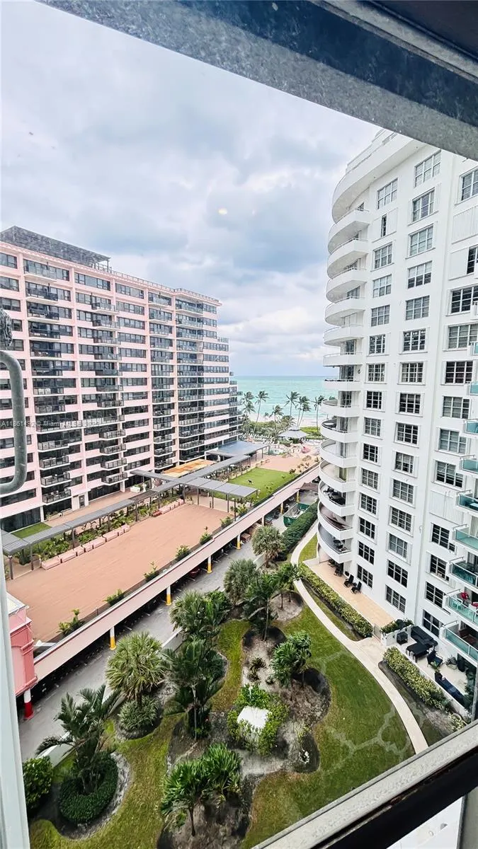 5161 Collins Ave, #1003