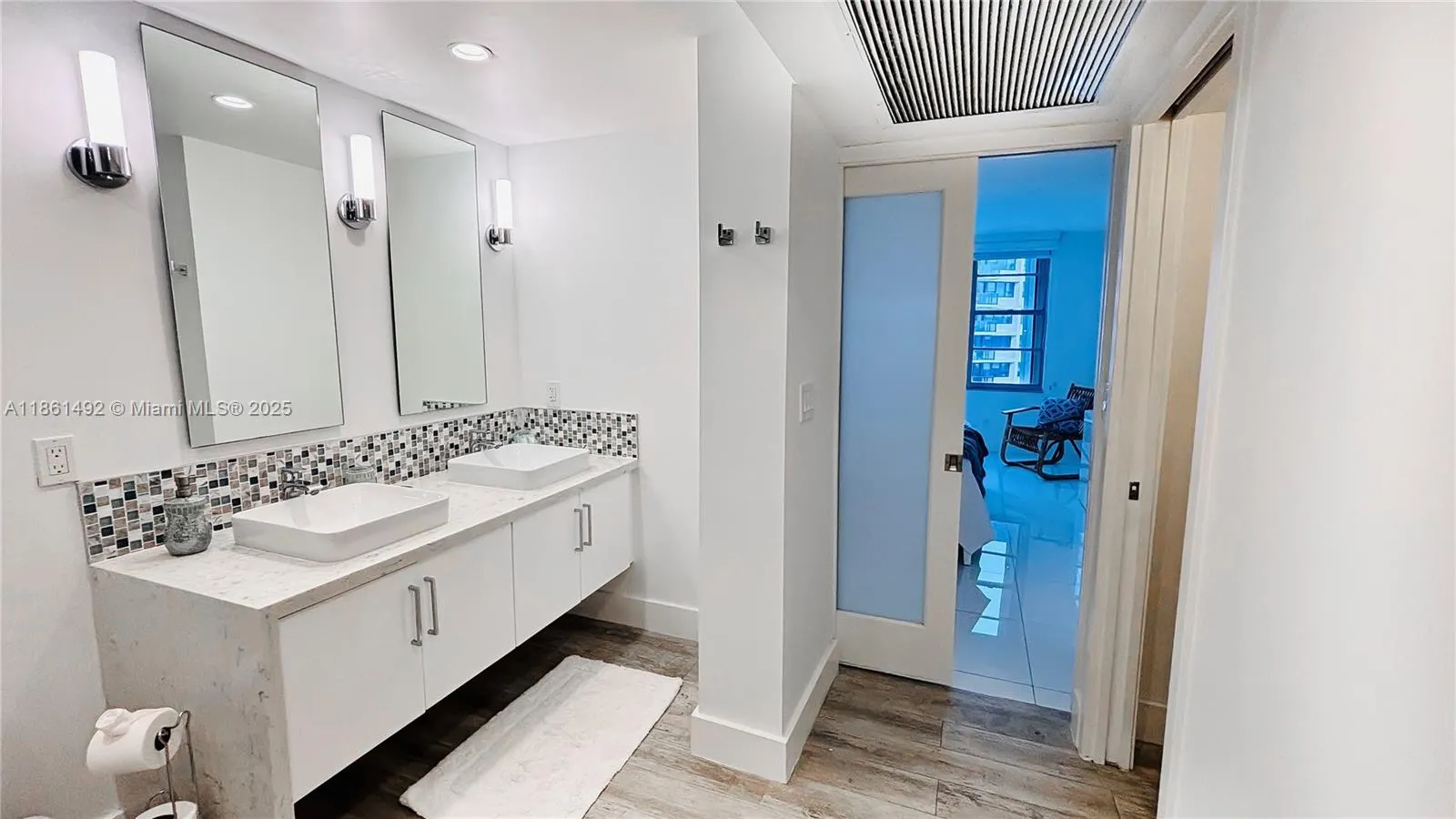 5161 Collins Ave, #1003