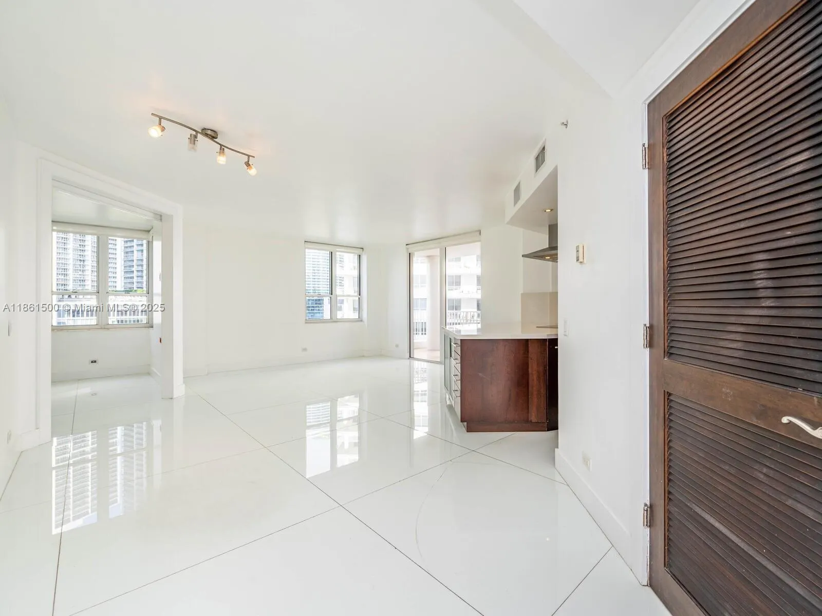 701 Brickell Key Blvd, #1504