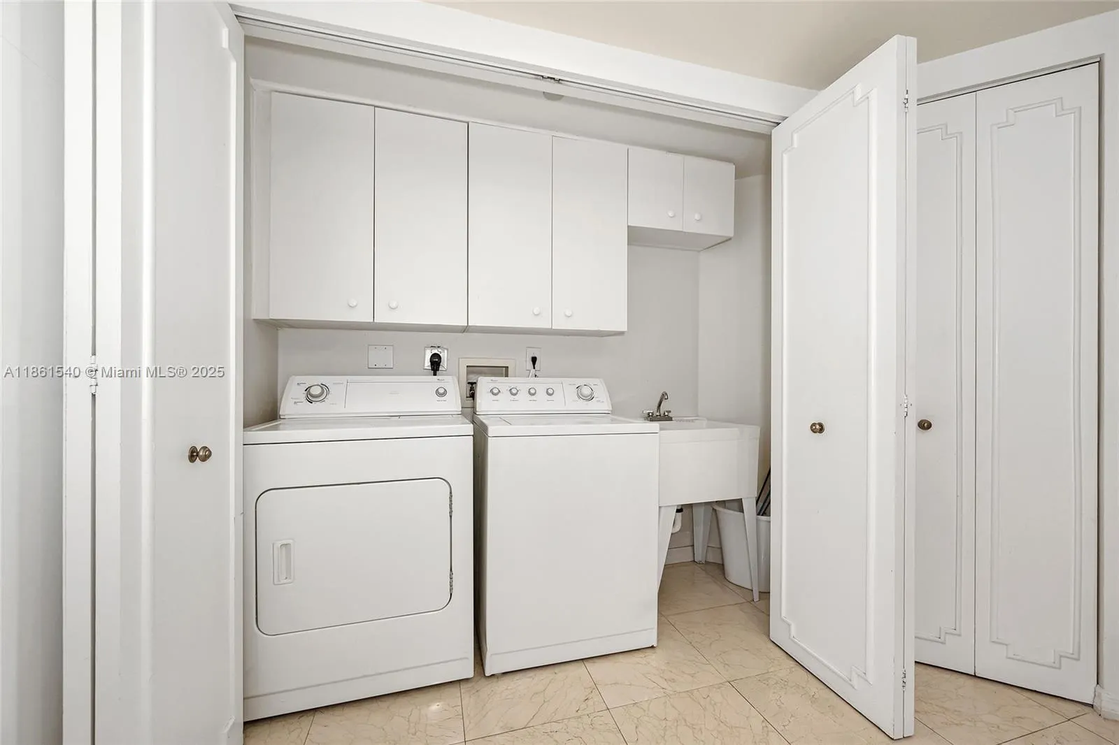 9559 Collins Ave, #S6-G
