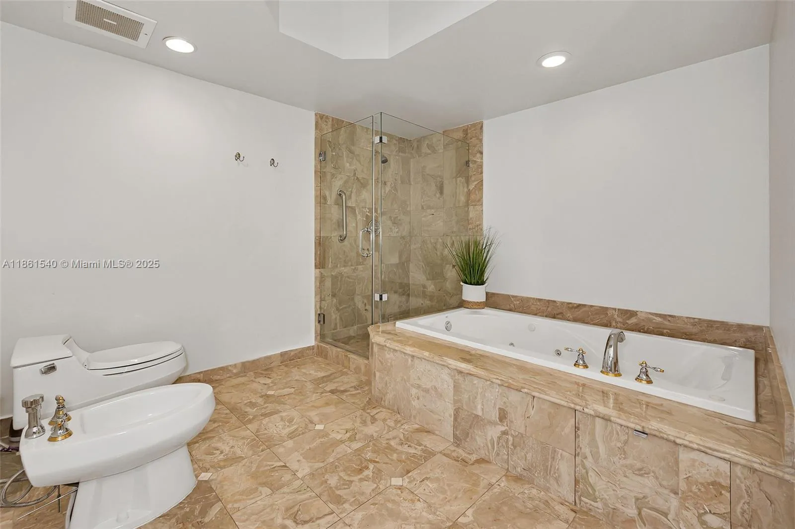 9559 Collins Ave, #S6-G