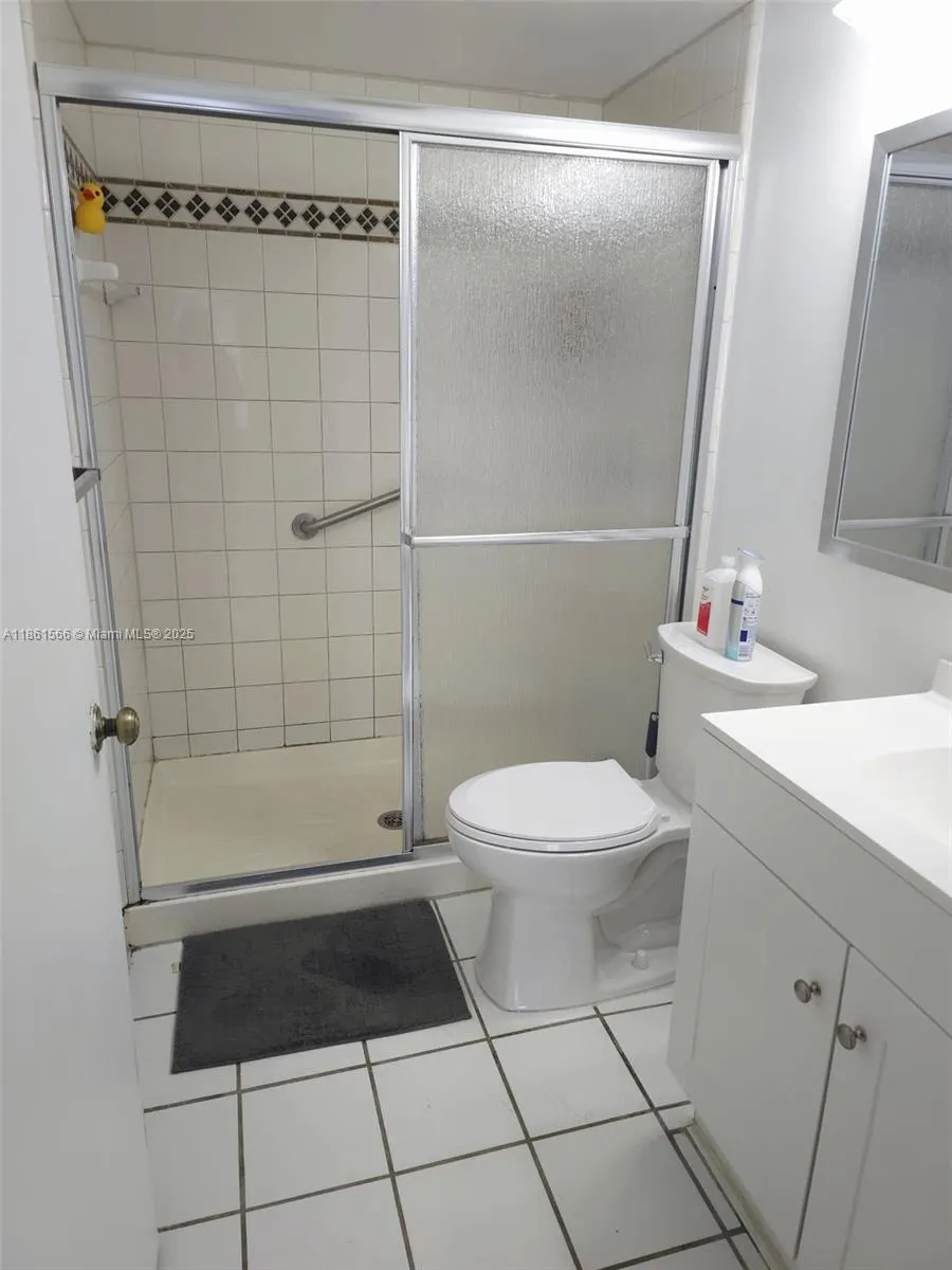 1102 Green Pine Blvd, #E2