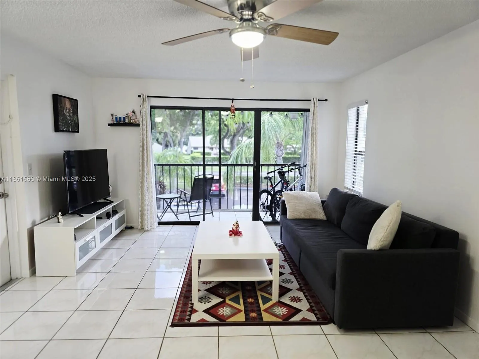 1102 Green Pine Blvd, #E2