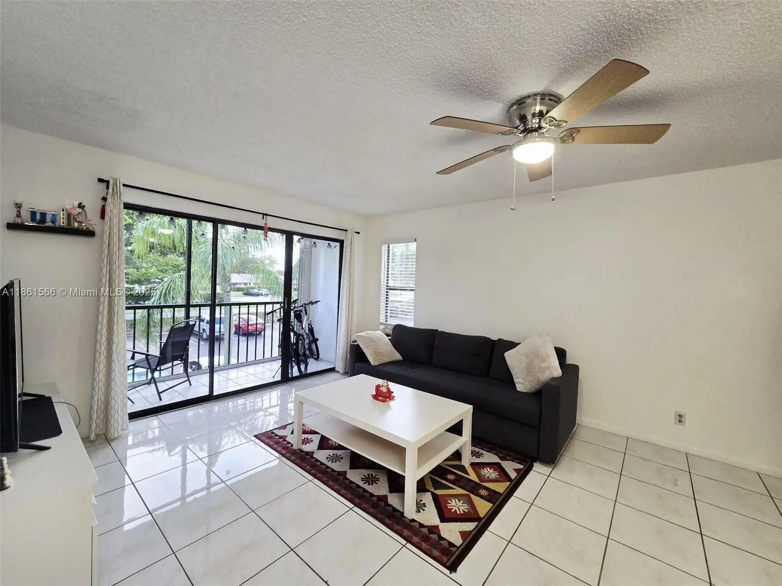 1102 Green Pine Blvd, #E2