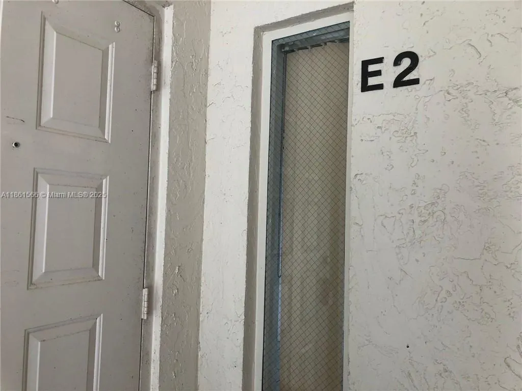 1102 Green Pine Blvd, #E2