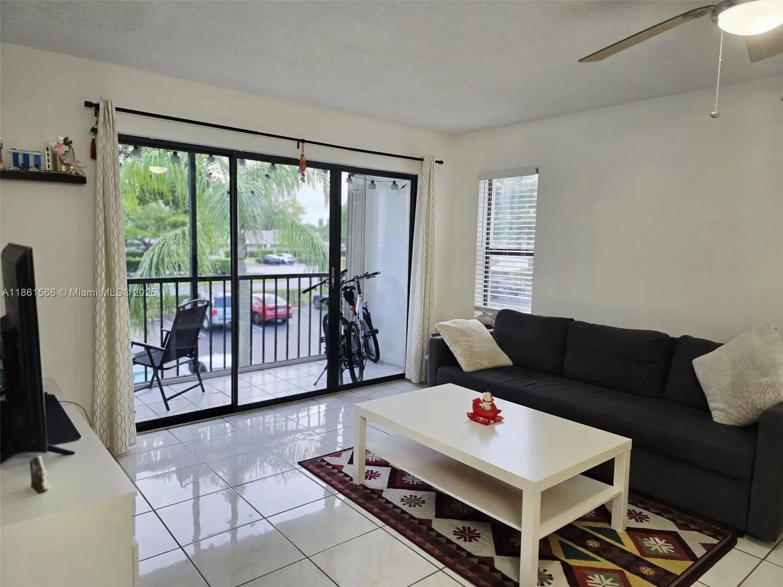1102 Green Pine Blvd, #E2